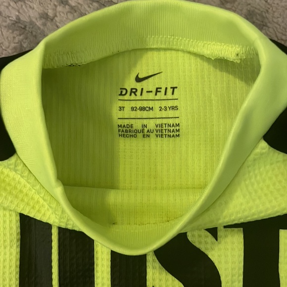 Boys Nike Dri-Fit Long Sleeve 3T - Picture 2 of 3